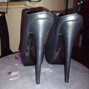 NEW!  Mule Heels